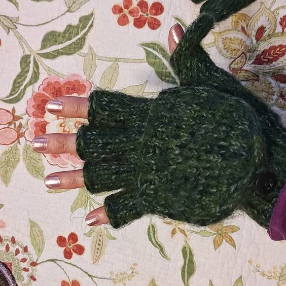 Handmade Wool Convertible Mittens - Picture 5 of 7